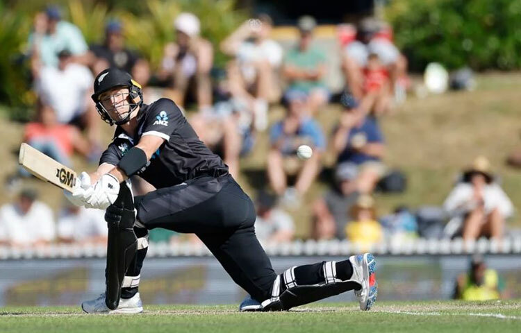 তিন নম্বরে নেমে আরও একটি দুর্দান্ত ইনিংস খেলেন হেনরি নিকোলস। ফিফটি হাঁকানোর পর সেঞ্চুরির একেবারে কাছাকাছি গিয়ে ফেরেন তিনি। ৯৫ রানের মাথায় শরিফুল ইসলামের শিকার হন এই কিউই ব্যাটার। ছবি: সংগৃহীত