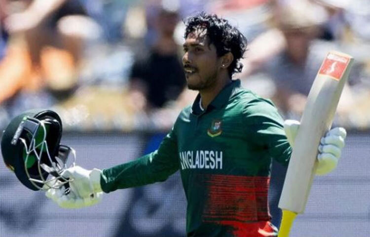 তবে সৌম্য তার ওয়ানডে ক্যারিয়ারের তৃতীয় সেঞ্চুরি তুলে নেন ১১৬ বলে। চার-ছক্কায় মাঠ গরম করা সৌম্যের সুযোগ ছিল দেশের হয়ে ওয়ানডেতে সর্বোচ্চ ব্যক্তিগত ইনিংসের রেকর্ডটি নিজের করে নেয়ার। ছবি: সংগৃহীত