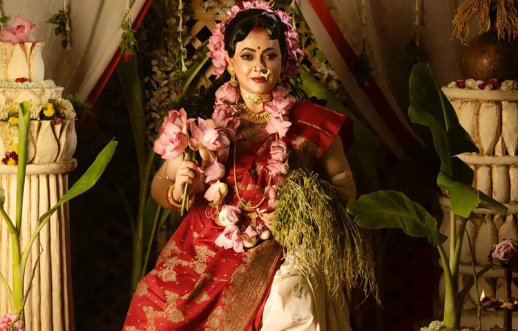 শ্রীলেখার জন্ম কলকাতায়। ছোটবেলা থেকেই নাচ, গান ও অভিনয়ের প্রতি ছিল ঝোঁক। পড়াশোনার পাশাপাশি সাংস্কৃতিক কর্মকাণ্ডে তিনি সক্রিয় ছিলেন। অভিনয়ের জগতে প্রবেশও ঘটে সেই আবেগ থেকেই।