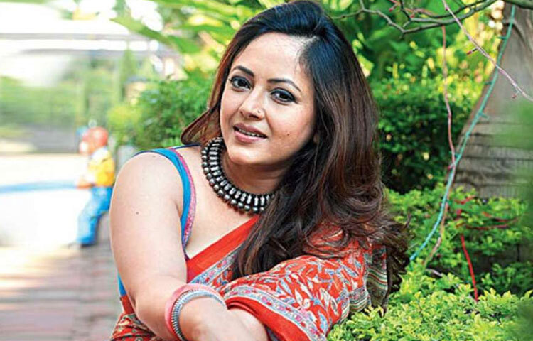 অভিনয়ের পাশাপাশি শ্রীলেখা মিত্রের আলাদা পরিচয় হলো তার স্পষ্টবাদিতা। সামাজিক ইস্যু, চলচ্চিত্রের রাজনীতি কিংবা শিল্পীদের অধিকার-যে কোনো বিষয়েই তিনি অকপটে নিজের মতামত প্রকাশ করেন। তার এই নির্ভীক অবস্থান অনেকের সমালোচনা কুড়ালেও ভক্তদের কাছে তিনি হয়ে উঠেছেন অনন্য উদাহরণ।