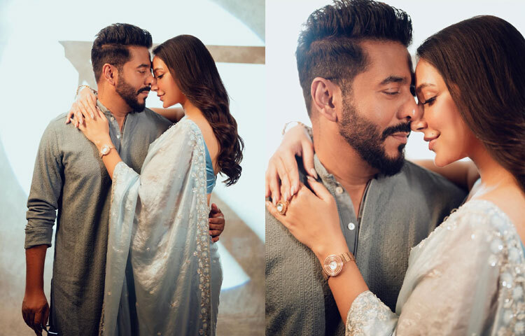 জন্মদিনে বিশেষ মুহূর্ত শেয়ার করেছেন স্বামী রাজ চক্রবর্তী। সোশ্যাল মিডিয়ায় রাজ পোস্ট করেছেন একটি ছবি, যেখানে শুভশ্রীকে কোলে বসিয়ে ধরা দিয়েছেন। ছবিতে এ দম্পতি একেবারে রংমিলিত লুকে হাজির হয়েছেন শুভশ্রী পরেছেন ধূসর সিক্যুয়েন্স শাড়ি ও স্লিভলেস ব্লাউজ, খোলা চুল আর হালকা মেকআপে। রাজের পরনে ছিল ধূসর পাঞ্জাবি ও সাদা পাজামা।