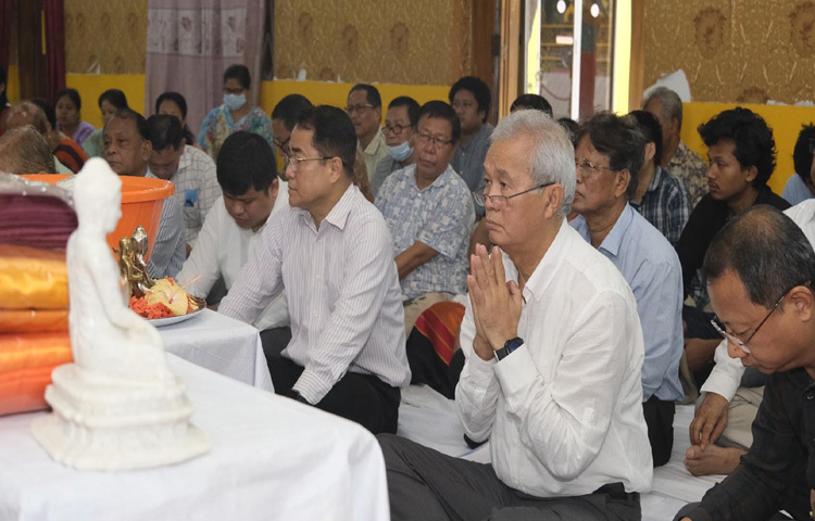 রাজধানীর বাসাবোতে ধর্মরাজিক বৌদ্ধ মহাবিহারে জুলাই গণ-অভ্যুত্থানে শাহাদতবরণকারী শহিদদের আত্মার শান্তি ও মুক্তি কামনায় আয়োজিত পুণ্যানুষ্ঠান ও আলোচনা সভায় অংশ নেন পার্বত্য চট্টগ্রাম বিষয়ক উপদেষ্টা সুপ্রদীপ। ছবি: পিআইডি