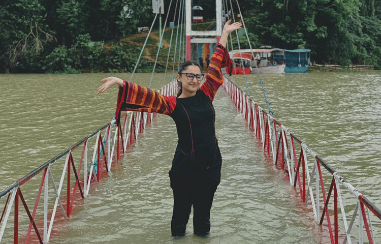 সুনেরাহর যাত্রা দেখিয়ে দেয় স্টাইলের আসল শক্তি নিজের ভেতরে। ফ্যাশনের নাম করে ট্রেন্ডের দাস হওয়া নয়, বরং ট্রেন্ডকে নিজের মতো করে রূপ দেওয়া এটাই আসল ফ্যাশন।