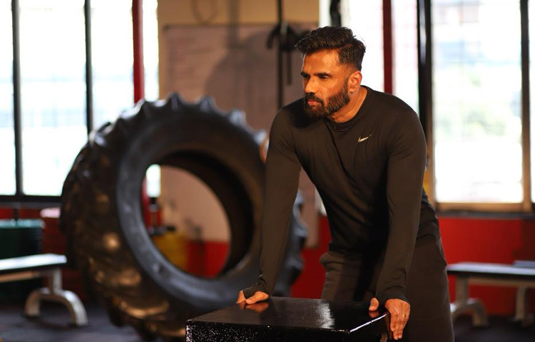 তার জীবনযাপন, শৃঙ্খলা এবং স্বাস্থ্য সচেতনতা তরুণ প্রজন্মের জন্য অনুপ্রেরণাদায়ী। তিনি নিয়মিত ব্যায়াম, সুষম খাদ্যাভ্যাস এবং মানসিক প্রশান্তির ওপর গুরুত্ব দেন।