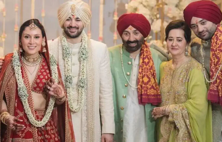 সানি দেওলের ব্যক্তিজীবন বরাবরই ছিল নীরব ও গোপনীয়। স্ত্রী পূজা দেওল ও দুই ছেলে করণ ও রাজবীর-তাদের নিয়েই তার পৃথিবী। বড় ছেলে করণ এখন বলিউডে পা রেখেছেন, আর সানি সেই ভূমিকাতেও হয়েছেন পরামর্শদাতা পিতা।