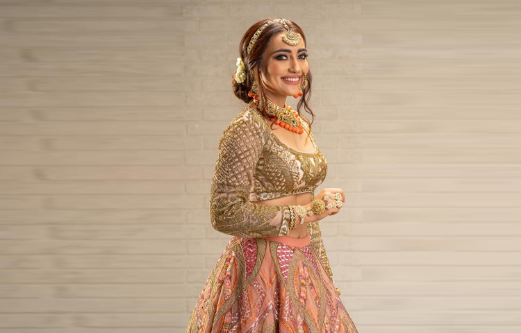 ছোট পর্দার এই প্রিয় মুখ নিজের অভিনয়গুণ, মিষ্টি হাসি ও স্টাইলিশ উপস্থিতিতে জয় করেছেন অগণিত দর্শকের হৃদয়।