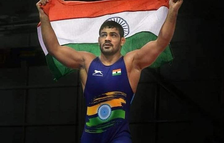 ২০০৮ সালের বেইজিং অলিম্পিকে ব্রোঞ্জ এবং ২০১২ সালের লন্ডন অলিম্পিকে রৌপ্য পদক জিতে ভারতের প্রথম ব্যক্তি হিসেবে অলিম্পিকে দুটি ব্যক্তিগত পদক অর্জন করেন তিনি।