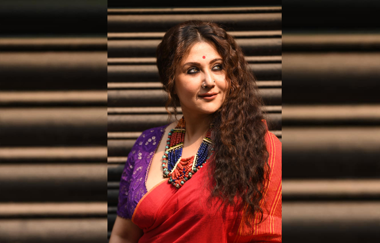 হেয়ারস্টাইল থেকে শুরু করে বিস্ফোরক মন্তব‍্য, সোশ‍্যাল মিডিয়ায় বার বার ট্রোল হয়েছেন তিনি। কিন্তু প্রতিবারই সপাটে জবাব দিয়ে দুরন্ত কামব‍্যাক করেছেন স্বস্তিকা। ছবি: ফেসবুক