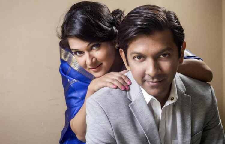 তাহসান খান ও অভিনেত্রী রাফিয়াথ রশিদ মিথিলা একসময় শোবিজের আদর্শ দম্পতি হিসেবে পরিচিত ছিলেন। দীর্ঘ ১১ বছরের সংসার জীবনের পর ২০১৭ সালের ২০ জুলাই তাদের বিচ্ছেদের ঘোষণা আসে। এরপর থেকেই তাহসানের ব্যক্তিগত জীবন নিয়ে নানা গুঞ্জন শোনা গেলেও চলতি বছরের শুরুতেই তিনি নতুন জীবনের ঘোষণা দেন।