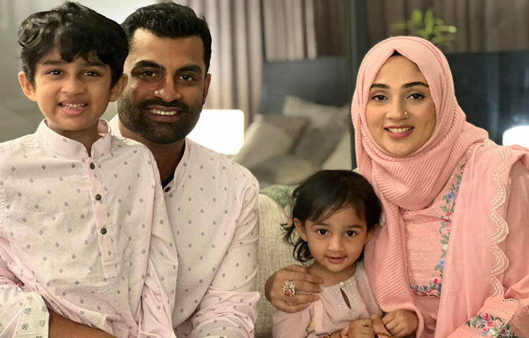 ক্রিকেট মাঠের বাইরে তামিম ইকবাল এক দায়িত্বশীল পারিবারিক মানুষ। তিনি পরিবারের সঙ্গে সময় কাটানো এবং সামাজিক কাজে সক্রিয়। মিডিয়াতে তার উপস্থিতি কম হলেও তিনি সোশ্যাল মিডিয়ায় ভক্তদের সঙ্গে সংযুক্ত থাকতে পছন্দ করেন। তবে এই উপস্থিতিও কখনও কখনও সমালোচনার কারণ হয়ে দাঁড়ায়। বিশেষ করে ম্যাচের ফলাফল বা ব্যক্তিগত জীবন নিয়ে ভক্ত ও সমালোচকদের মিশ্র প্রতিক্রিয়া দেখা যায়।