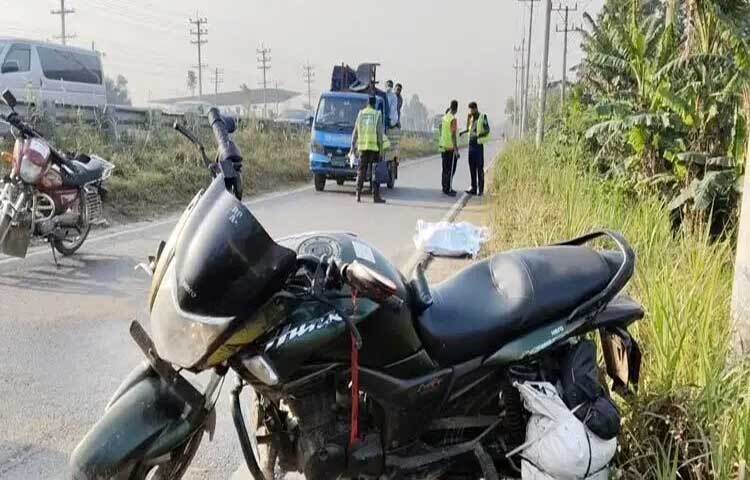 টাঙ্গাইলে সড়ক দুর্ঘটনায় মোটরসাইকেল আরোহী নিহত হয়েছেন। সকালে ঢাকা-টাঙ্গাইল-যমুনা সেতু মহাসড়কে নগরজালফৈ বাইপাস এলাকায় এ দুর্ঘটনা ঘটে।