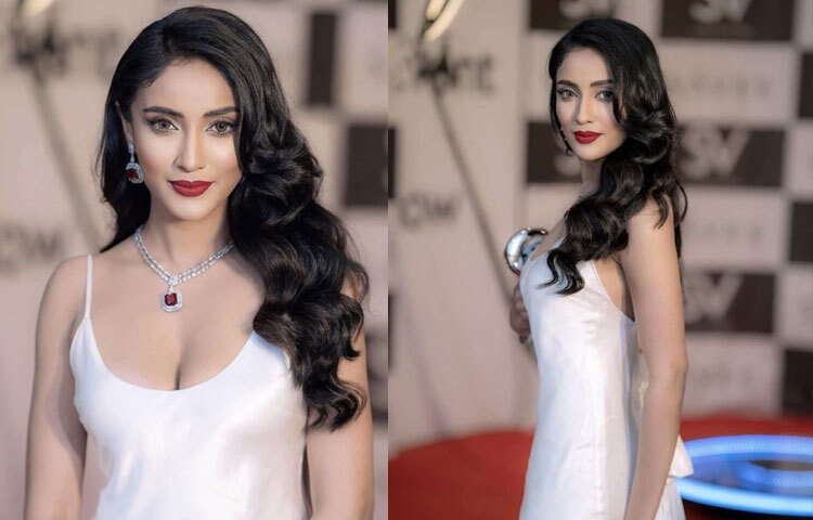 ‘মিস ইউনিভার্স বাংলাদেশ’ এর অফিসিয়াল পেজ জানিয়েছে, আমরা পেরেছি বাংলাদেশ। এখন বাংলাদেশ এক নম্বরে। ১৯ নভেম্বর পর্যন্ত ভোট দিন। অপ্রতিরোধ্য বাংলাদেশ।