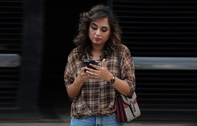 ২০১৫ সালে অভিনয়ে পা রাখা এই প্রতিভাবান অভিনেত্রী এখন বাংলা নাটকের পরিচিত ও পছন্দের মুখ।