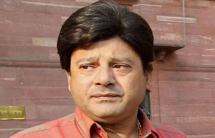 ‘দাদার কীর্তি’র পর ‘ভালোবাসা ভালোবাসা’ নামের আরেকটি ছবিতে দেবশ্রী রায়ের বিপরীতে অভিনয় করে সাড়া ফেলে দেন তিনি।