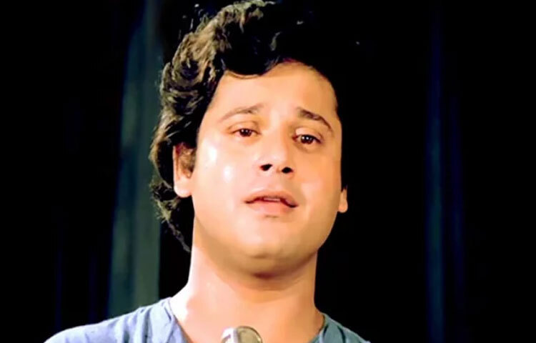 ১৯৮১ সালে ‘সাহেব’ ছবিতে ভাল অভিনয়ের জন্য ফিল্মফেয়ার পুরস্কার পান তাপস পাল। এরপর দীর্ঘ সময় বাংলা সিনেমায় রাজত্ব করেছেন এই অভিনেতা।