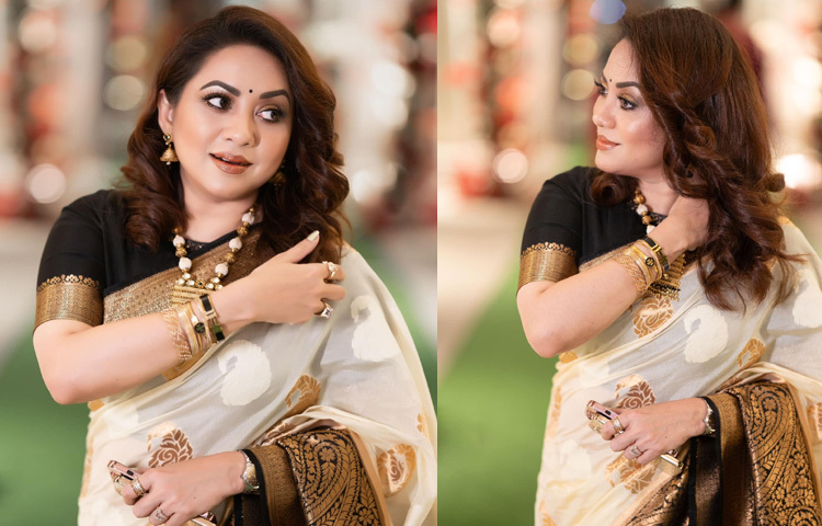 তারিন চলচ্চিত্রে খুব বেশি কাজ না করলেও ‘পিরীত রতন পিরীত ধন’ এবং ‘কাজলের দিনরাত্রি’ সিনেমায় তাকে দেখা গেছে। ছোট পর্দায় অসামান্য সফলতার পরও তিনি কখনো নিজেকে এক মাধ্যমে সীমাবদ্ধ রাখেননি।