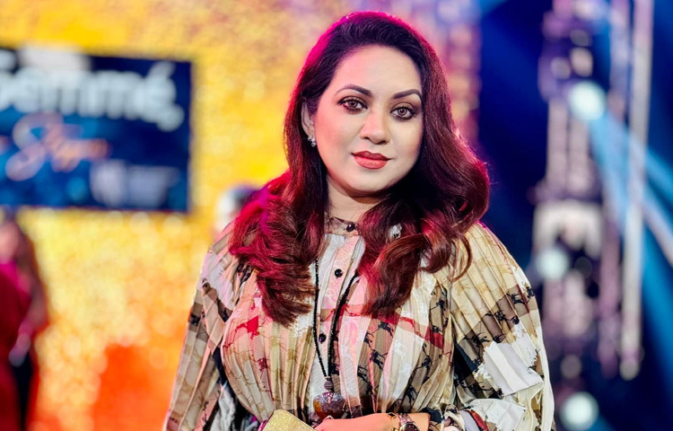 পরের বছরই জাতীয় প্রতিযোগিতা ‘নতুন কুঁড়ি’ তে সাফল্য এনে দেয় টেলিভিশনে প্রবেশের সোনালি সুযোগ। শিশুশিল্পী হিসেবে যাত্রা শুরুর পর ‘এইসব দিন রাত্রি’ এবং ‘সংশপ্তক’ এর মতো মাইলফলক নাটকে অভিনয় করে নজর কাড়েন নির্মাতা ও দর্শকের।