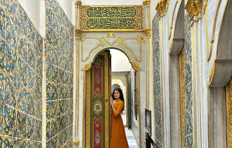 যেখানে বেশ ফুরফুরে মেজাজে ধরা দিয়েছেন অভিনেত্রী। শুধু তুরস্কই নয়, কিছুদিন আগেই ইরানেও ঘুরেছেন ফারিণ। ছবি: ফেসবুক