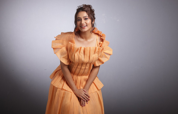 ‘ইনসাফ’ শুধু তারকাবহুল একটি সিনেমা নয়। এটি নির্মিত হয়েছে সময় সচেতন গল্প নিয়ে, যেখানে সমাজ, সম্পর্ক এবং ব্যক্তিগত যুদ্ধগুলো একসঙ্গে মিশে যায়।