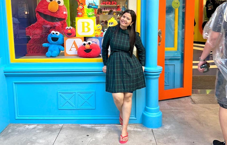 ২০১৩ সালে ‘রুম ডেট’ নাটকের মাধ্যমে অভিনয় জীবন পা রাখেন তিনি।