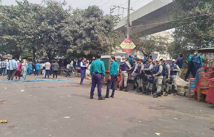 উভয়পক্ষই তাদের দাবি আদায় না হওয়া পর্যন্ত আন্দোলন চালিয়ে যাওয়ার ঘোষণা দেন। এ সময় পুলিশকে আশেপাশে ও শাহবাগ এলাকায় শক্ত অবস্থান নিতে দেখা যায়।