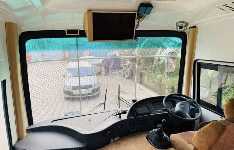 যুক্তরাষ্ট্রের উপহার হিসেবে পাওয়া এই গাড়িগুলো ছিল নিরাপত্তা ও প্রযুক্তির দিক থেকে একদম নতুন ধাঁচের। কিন্তু ভাগ্যের পরিহাস দীর্ঘদিন সেগুলো ধুলো জমিয়ে পড়ে ছিল কেরানীগঞ্জ কারাগারের প্রাঙ্গণে।