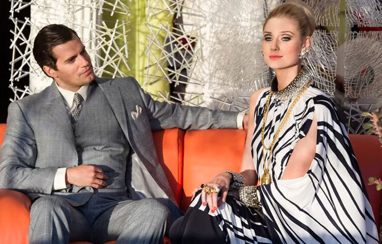 দ্য ক্রাউনের সাফল্যের আগে থেকেই এলিজাবেথ হলিউডে শক্ত অবস্থান গড়ে তুলেছিলেন। ‘দ্য গ্রেট গেটসবাই’ এর পর ‘টেন্ট’ এ তার অভিনয় বিশেষভাবে আলোচিত হয়।