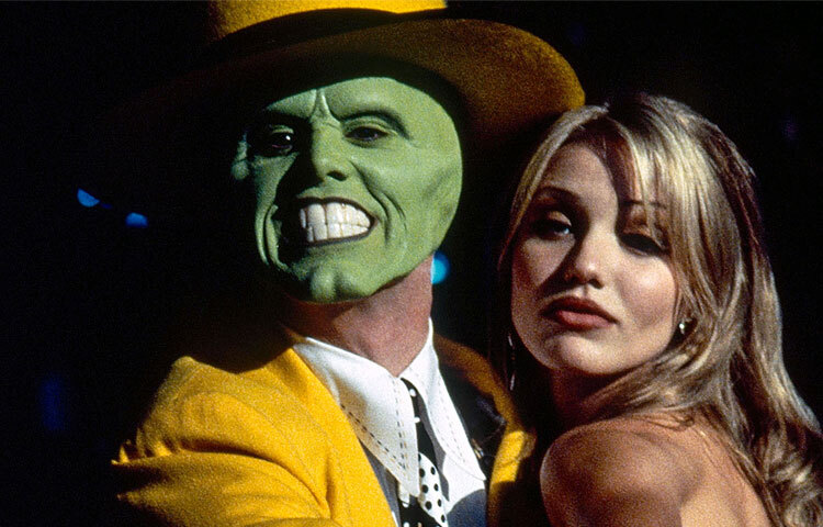 দ্য মাস্ক (১৯৯৪): ক্যামেরন ডিয়াজের ক্যারিয়ারের মোড় ঘোরানো সিনেমা এটি। অভিনয়ের কোনো পূর্ব অভিজ্ঞতা ছাড়াই যখন তিনি ‘দ্য মাস্ক’-এ অভিনয়ের সুযোগ পান, তখন অনেকেই ভেবেছিলেন হয়তো তিনি পারেবেন না। কিন্তু মুক্তির পর ছবিটি বছরের অন্যতম ব্যবসাসফল চলচ্চিত্রে পরিণত হয়। জিম ক্যারির সঙ্গে তার রসায়ন দর্শকের মন জয় করে নেয়, আর রাতারাতি তিনি পরিচিত হয়ে যান বিশ্বজুড়ে।