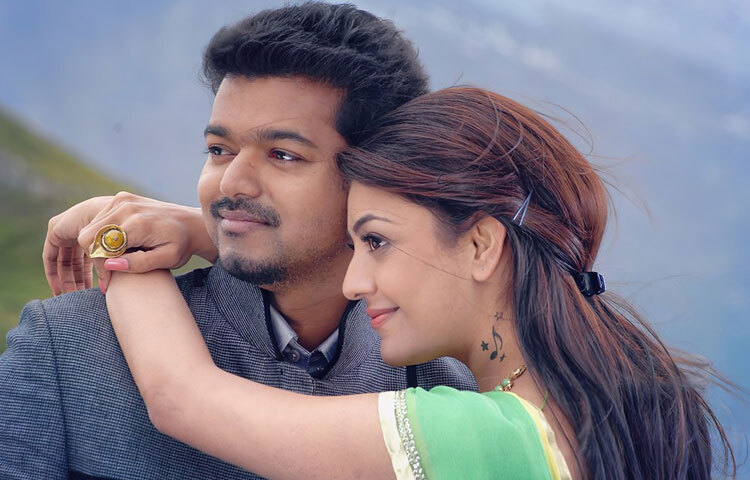 থুপ্পাকি (২০১২): এ আর মুরুগাদোস পরিচালিত ‘থুপ্পাকি’ বিজয়ের ক্যারিয়ারে মাইলফলক। সেনা অফিসারের ভূমিকায় বিজয় এখানে সন্ত্রাসবাদের বিরুদ্ধে লড়াই করেন। ছবির টানটান উত্তেজনা, চমৎকার অ্যাকশন সিকোয়েন্স আর দেশপ্রেমের বার্তা দর্শকদের গভীরভাবে ছুঁয়ে যায়। বিজয় নিজেকে কেবল বাণিজ্যিক নায়ক নয়, বরং সিরিয়াস অ্যাক্টর হিসেবেও প্রমাণ করেন এই ছবিতে।