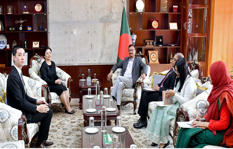 পররাষ্ট্র উপদেষ্টা মো. তৌহিদ হোসেনের সঙ্গে মন্ত্রণালয়ে তার অফিসকক্ষে সাক্ষাৎ করেন বাংলাদেশে থাইল্যান্ডের রাষ্ট্রদূত থিটিপর্ন চিরাসাওয়াদি। ছবি: পিআইডি