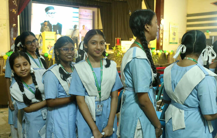 তিনি আরও বলেন, এই টাইফয়েডের ভ্যাকসিনটি প্রায় ১০০ বছরের গবেষণার ফল। এত দীর্ঘ সময় ধরে কাজ করার পর আজ আমরা কার্যকর টিকা পেয়েছি, যা মানবতার জন্য এক বিশাল অর্জন। আমি আশা করি, আপনারা সবাই দায়িত্বশীলভাবে টিকা গ্রহণ করবেন, অন্যদেরও সচেতন করবেন।