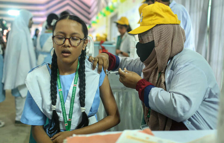 আপনারা অনেকেই ভবিষ্যতে চিকিৎসক, প্রকৌশলী, ব্যবসায়ী বা প্রশাসক হবেন। কিন্তু এর বাইরে আমাদের দরকার চিন্তাশীল মানুষ, গবেষক। কারণ আগামী পৃথিবী হবে সম্পূর্ণ প্রযুক্তিনির্ভর।