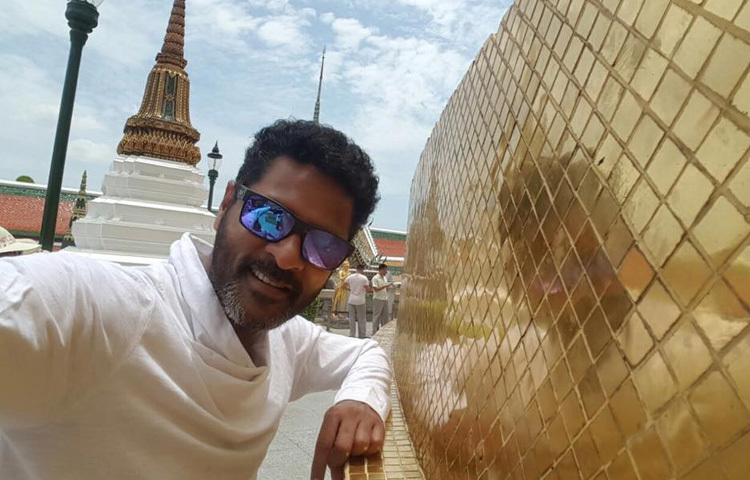 ভালোবেসে বিয়ে করেন রামলথকে। তবে ১৬ বছর একসাথে থাকার পর আলাদা হয়ে যান তারা।