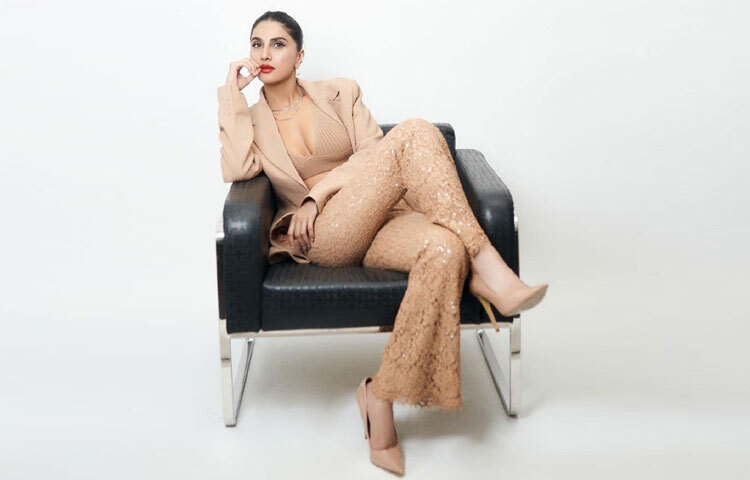 শুধু অভিনয় নয়; বন্ধ্যাত্ব, সৌন্দর্য-সম্পর্কিত ভেদাভেদ এবং শরীর নিয়ে ভুল ধারণার বিরুদ্ধে নিজের দক্ষতা বজায় রেখেছেন বাণী।