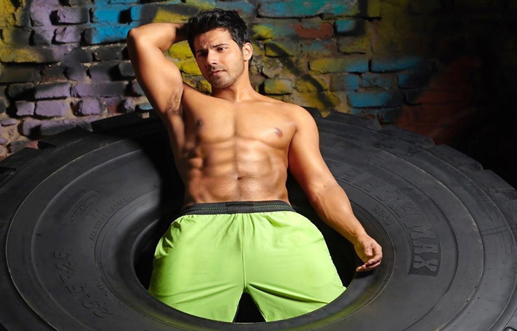 ২০১২ সালে নির্মাতা করন জোহরের চলচ্চিত্র ‘স্টুডেন্ট অফ দ্যা ইয়ার’ দিয়ে অভিষেক তার। প্রথম ছবিতেই বাজিমাত করেন বরুন। এরপর আর পেছন ফিরে তাকাতে হয়নি তাকে।