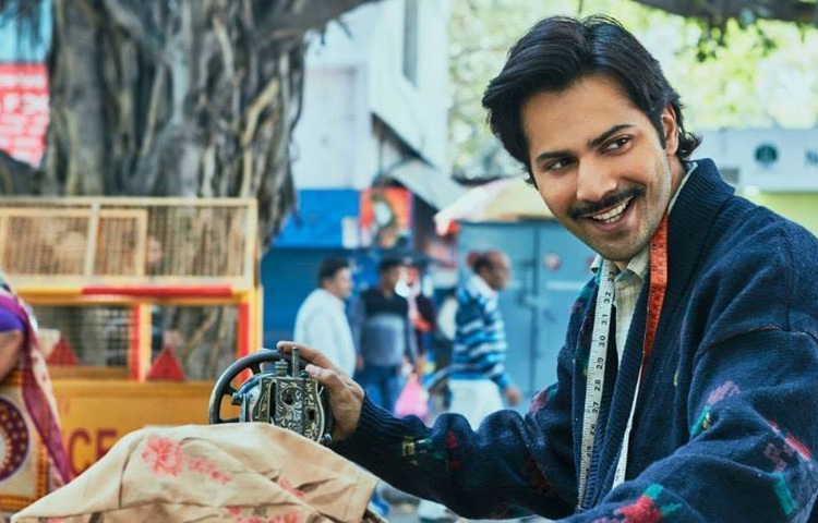 হাসি, বুদ্ধিদীপ্ত সংলাপ বলা আর স্নিগ্ধ চোখে তাকিয়ে থাকা-সব মিলিয়ে অনায়াসেই বরুণের প্রেমে পড়া যায়।