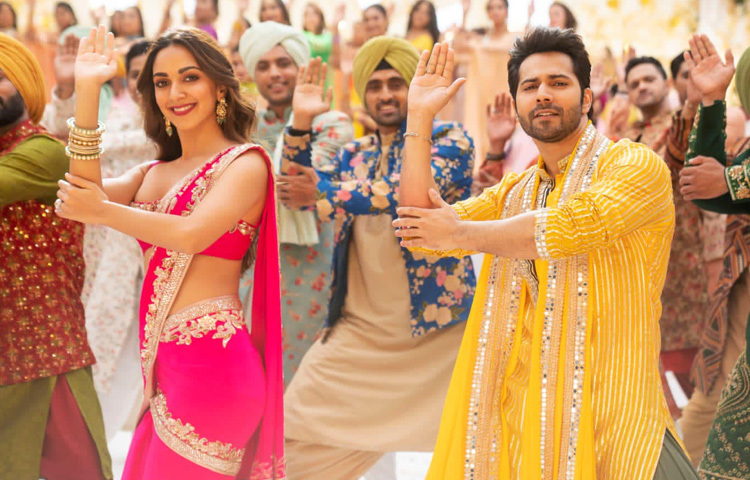 বরুণের সবচেয়ে আলোচিত কাজগুলোর মধ্যে অন্যতম ছিল ‘অক্টোবর’ (২০১৮)। এই ছবিতে তিনি দেখিয়েছেন কীভাবে একজন অভিনেতা কথাবার্তা ছাড়াও শুধুমাত্র চোখের ভাষা, হাঁটার ছন্দ আর অনুভবের গভীরতা দিয়ে একটি চরিত্রকে বাস্তব করে তুলতে পারেন।