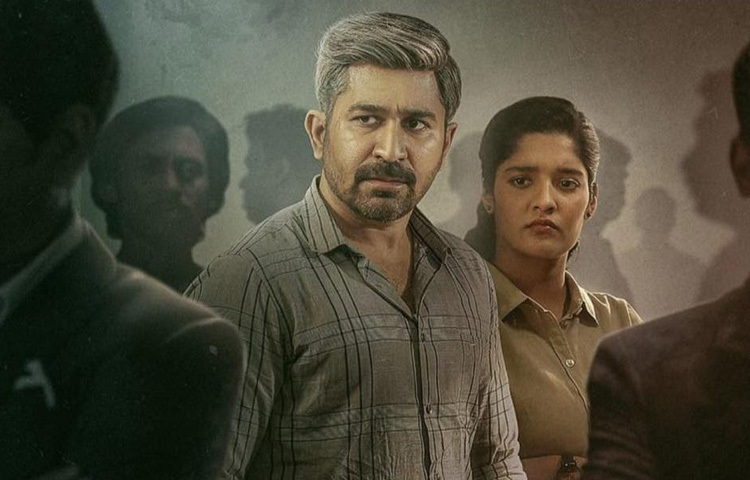 তিনি একাধারে অভিনয় করেন, নিজের ছবির ব্যাকগ্রাউন্ড মিউজিক করেন, সম্পাদনা করেন-এমনকি কখনো কখনো পরিচালনাও করেন। একজন মানুষ যখন পুরো একটি চলচ্চিত্র নিজের কাঁধে তুলে নেন, তখন সেটা কেবল ‘চলচ্চিত্র’ নয় তা হয়ে ওঠে তার আত্মপ্রকাশের মাধ্যম।