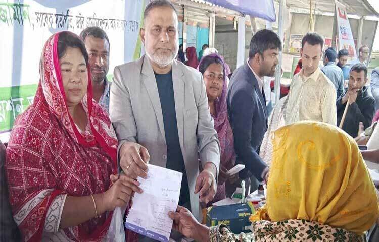 শহীদ রাষ্ট্রপতি জিয়াউর রহমানের জন্মবার্ষিকী এবং বেগম খালেদা জিয়ার আত্মার মাগফেরাত কামনায় মাগুরায় দিনব্যাপী বিনামূল্যে চিকিৎসা সেবা ও ওষুধ বিতরণ কর্মসূচি পালন করা হয়েছে। ডক্টরস অ্যাসোসিয়েশন অব বাংলাদেশ (ড্যাব), মাগুরা জেলা শাখার উদ্যোগে এ আয়োজন করা হয়।