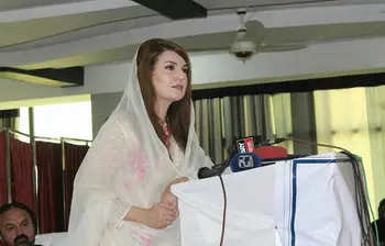 বেশি দিন নয়, মাত্র দশ মাস ইমরানের সঙ্গে ঘর করেছিলেন রেহাম। তারপরেই ফের বিবাহ বিচ্ছেদ হয় তার।