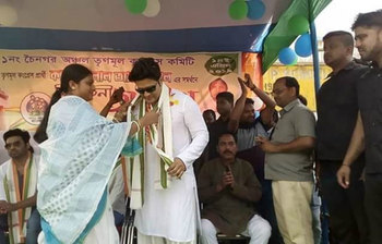 এদিন নির্বাচন কমিশনে লিখিত অভিযোগ দায়ের করে বিজেপি। দলের নেতা জয়প্রকাশ মজুমদার দাবি করেন, হোয়াটসঅ্যাপে গতকালই ভিডিওসহ অভিযোগ পাঠানো হয়েছিল। কিন্তু এদিন কমিশন তা অস্বীকার করেছেন।
