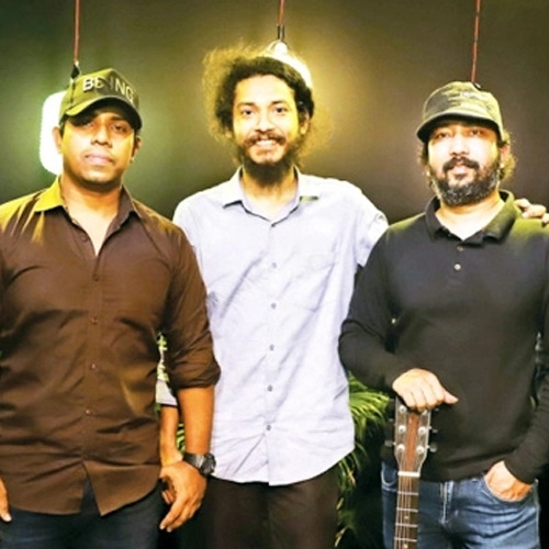 প্রথমবার ভারতে গাইবে শিরোনামহীন