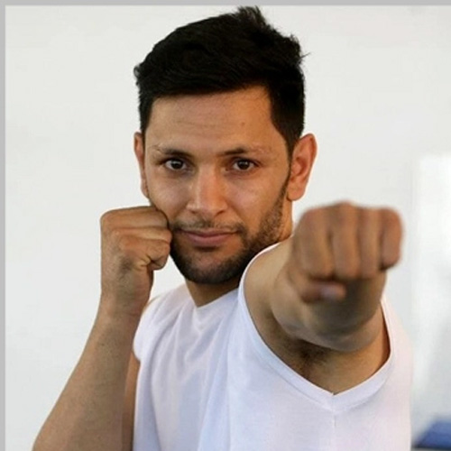 এক মিনিটে ৪০৩ ঘুষি