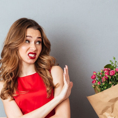 প্রেমিকা না থাকলে ট্যাক্স দিতে হয় যে দেশে