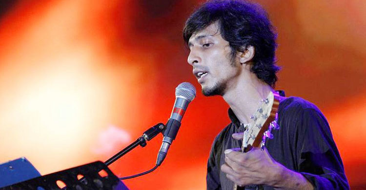 অর্ণবের কণ্ঠে পদ্ম পাতার জল