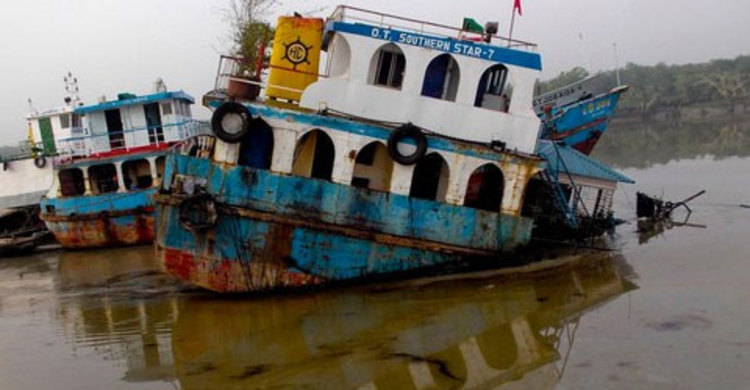 সুন্দরবনে ডুবে যাওয়া জাহাজ উদ্ধার