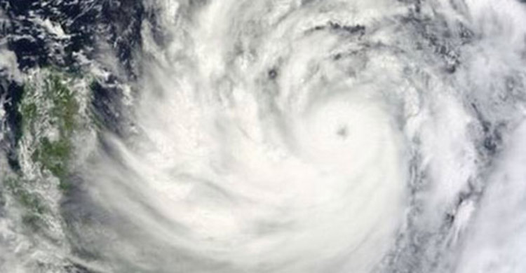 ফিলিপাইনে ধেয়ে যাচ্ছে টাইফুন হাগুপিট