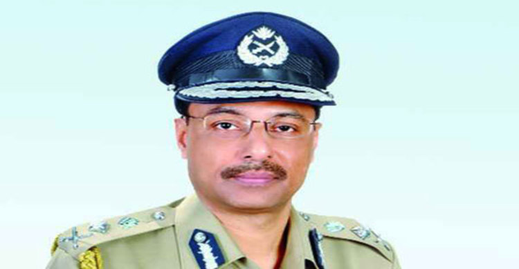পুলিশ পেশাদারিত্বের সাথে দায়িত্ব পালন করছে : আইজিপি