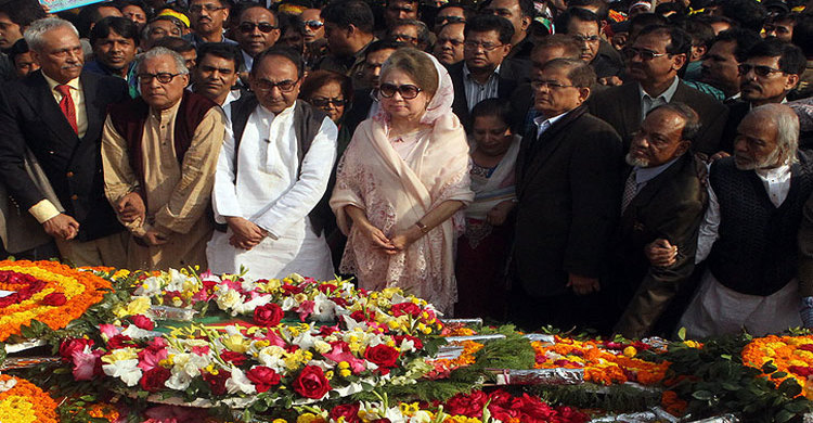 স্মৃতিসৌধে খালেদা জিয়ার শ্রদ্ধা নিবেদন