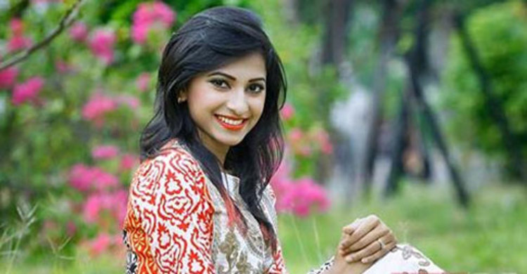 নাটকের সূচনা সংগীতে লিজা